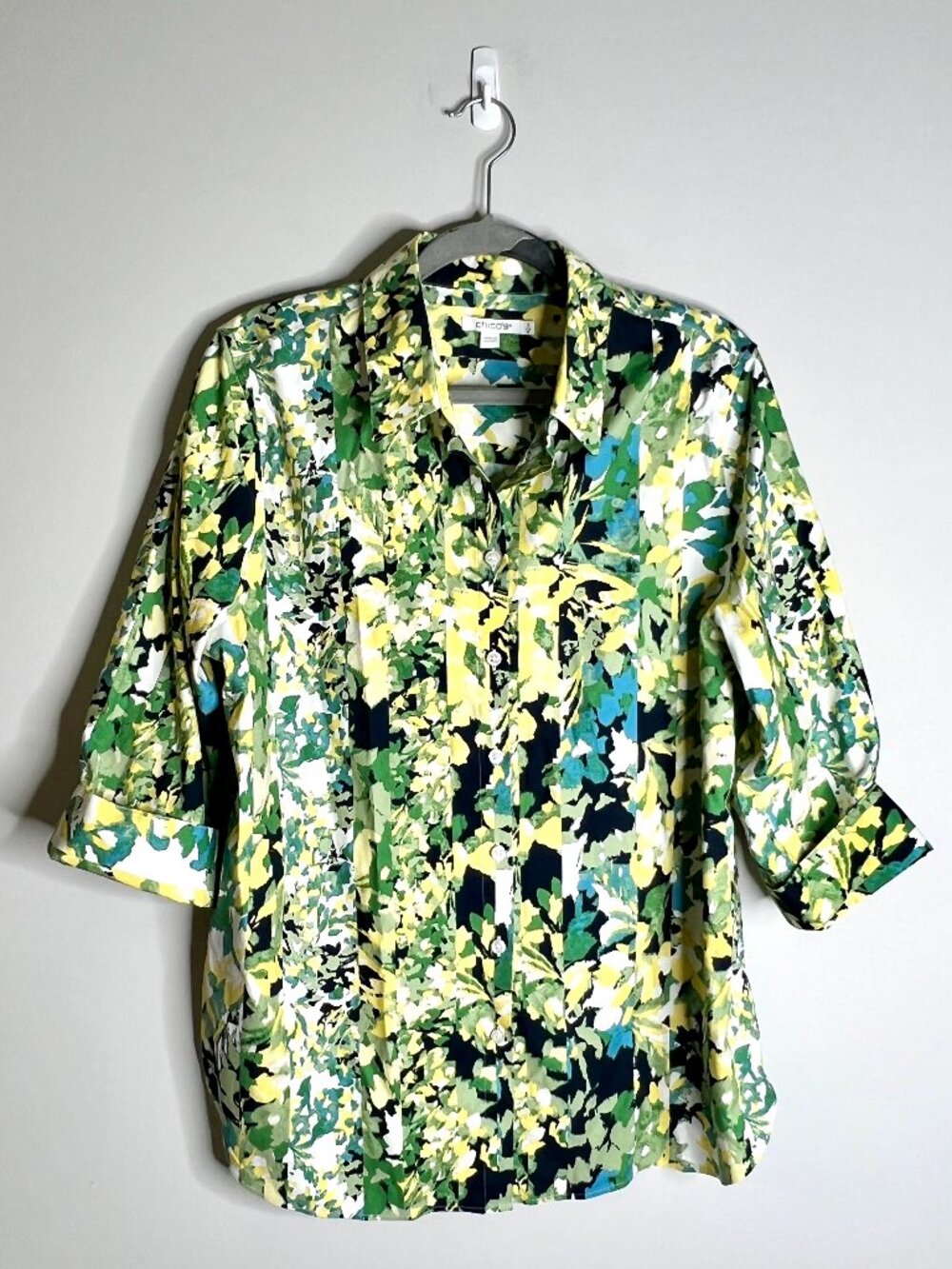 Chico's No-Iron Button-Down Top Colorful Abstract Print 3/4 Sleeve Top Artsy 12